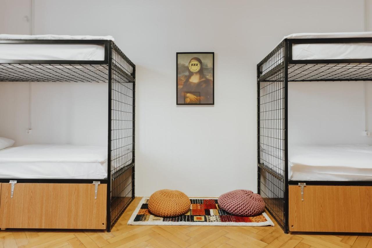 Party Hostel Zzz 卢布尔雅那 外观 照片
