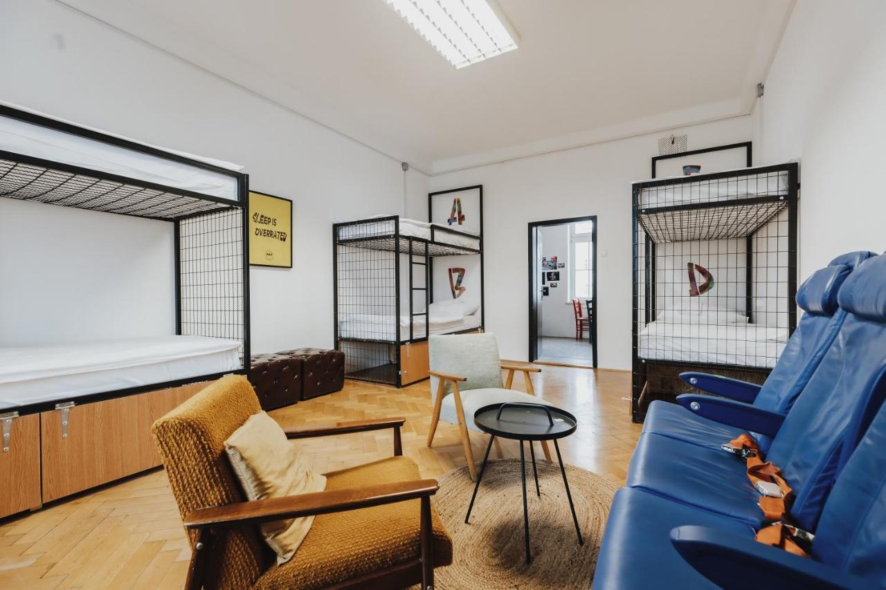 Party Hostel Zzz 卢布尔雅那 外观 照片