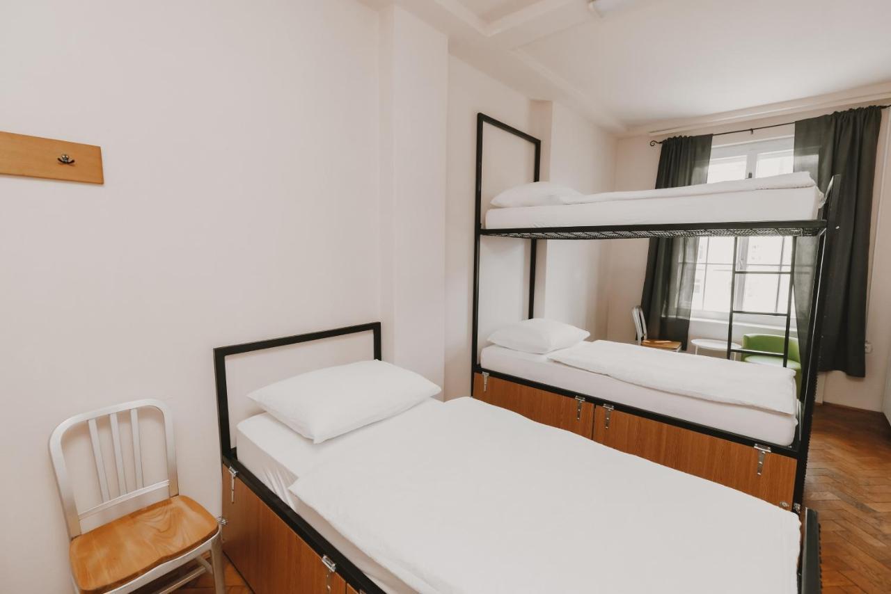 Party Hostel Zzz 卢布尔雅那 外观 照片